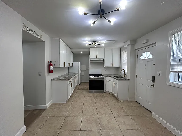 213 Sumner Ave #1 — Photo 13