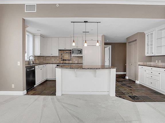 4th image of 400 E 3rd Ave APT 304