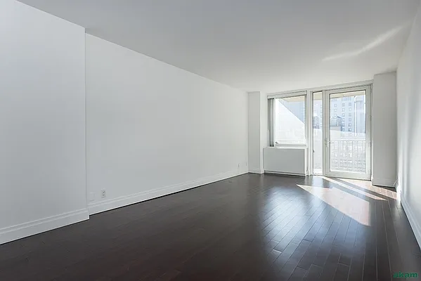 Rented by Akam Sales and Brokerage | media 10