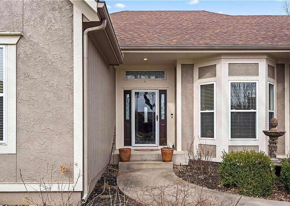 5712 Marion St, Shawnee, KS 66218 Zillow