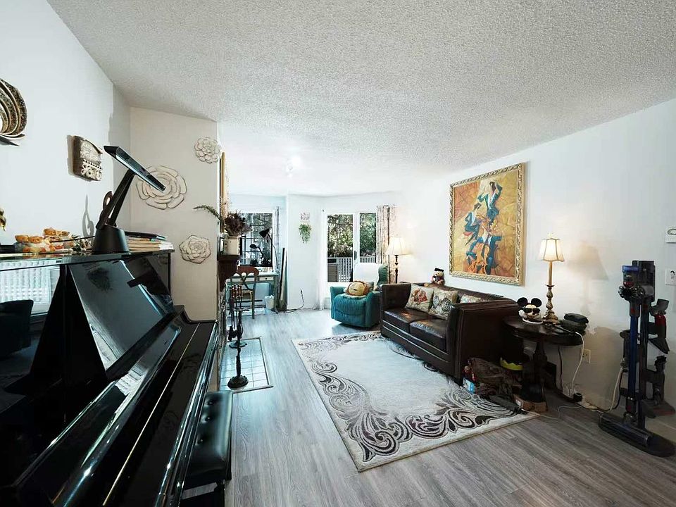 1st image of 7591 Moffatt Rd #106