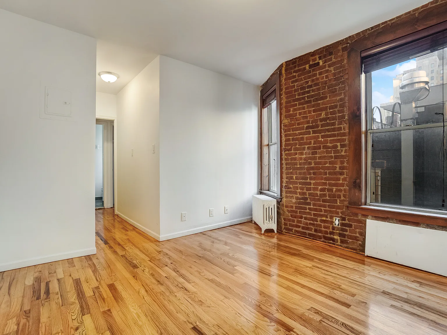 364 West 51st Street — Photo 3