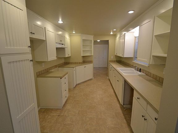 5th image of 9722 40th Ave E