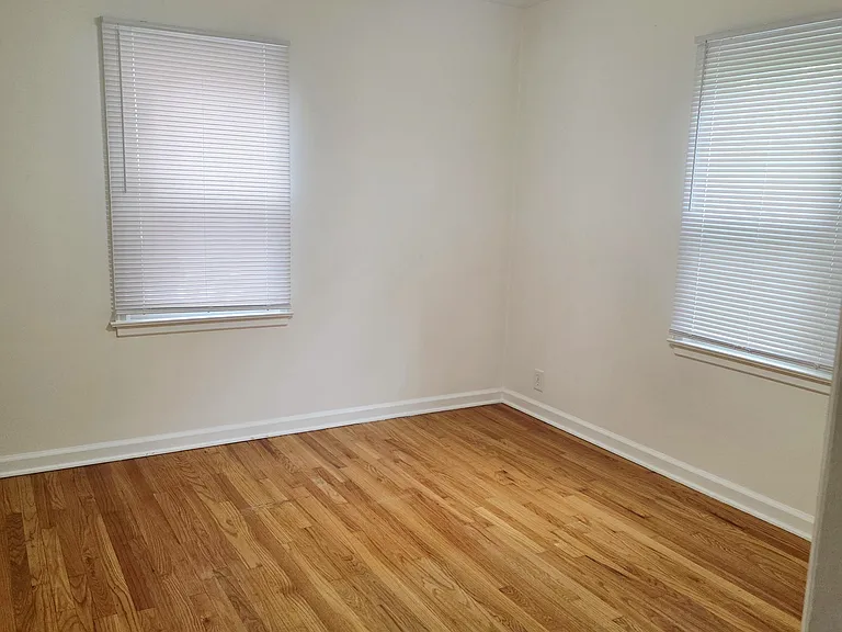 6332 Pierce St — Photo 4