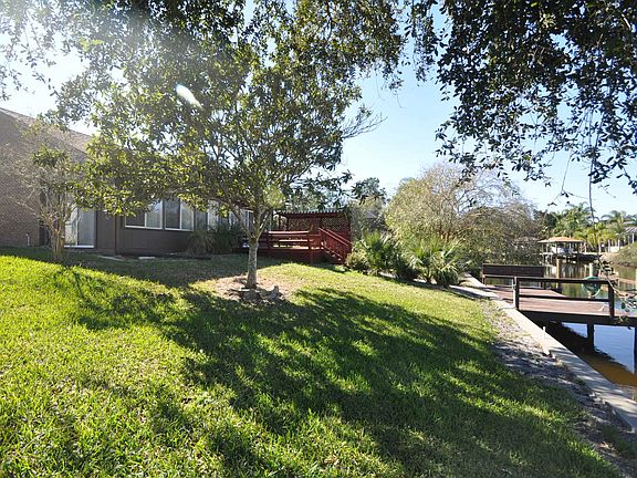2nd image of 11 Cedarwood Ct