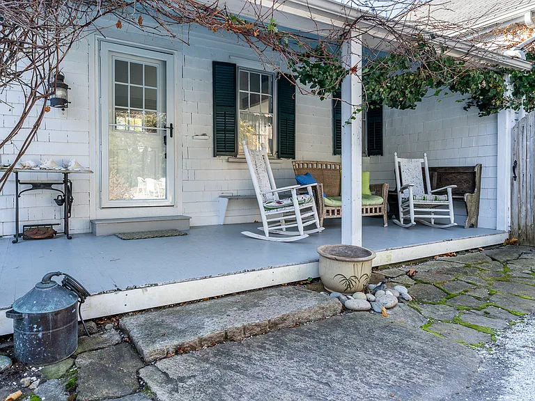 415 Barlows Landing Rd — Photo 6