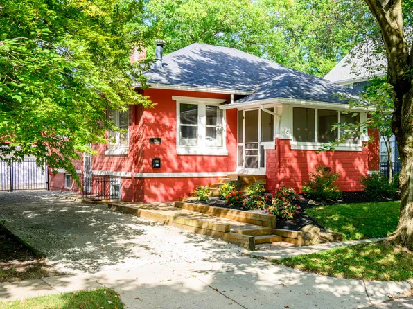 270 N Maple St, Zionsville, IN 46077