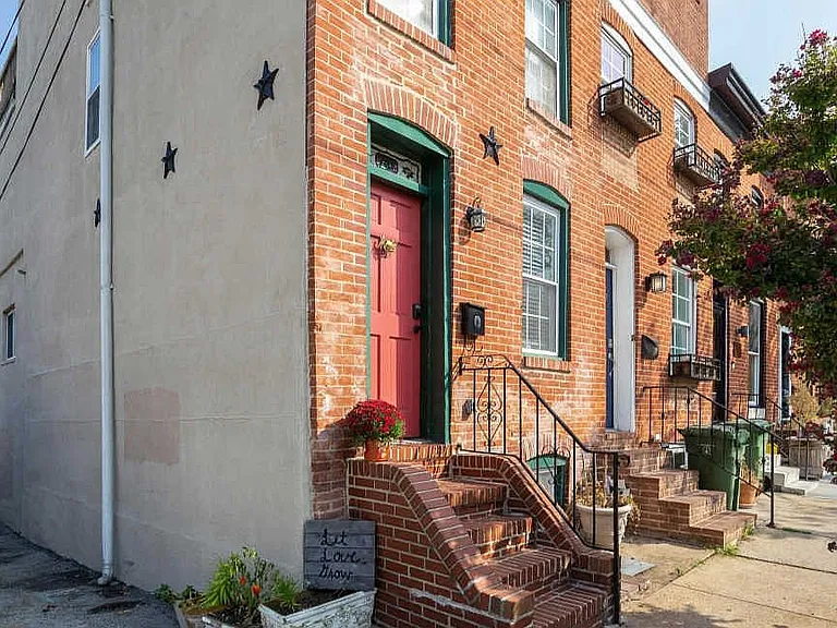 102 E Randall St — Photo 27