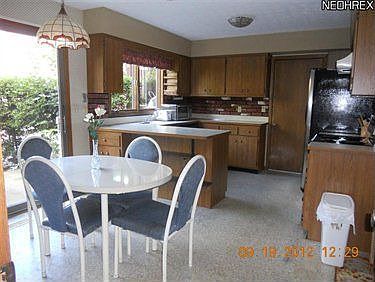 5th image of 27 Brandon Pl