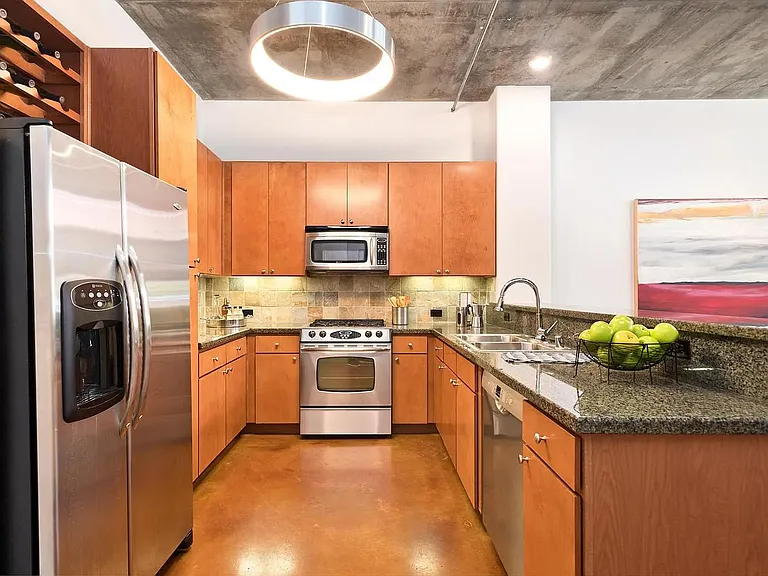 840 Green St #129 — Photo 7