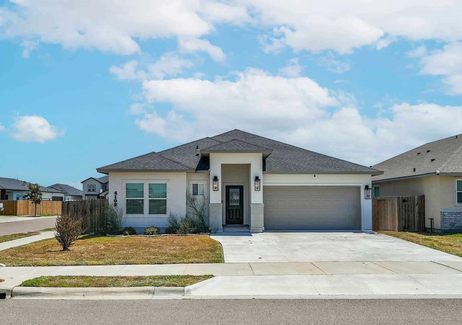 Spacious New Built 4 Bd 2.5 Bth — Photo 1