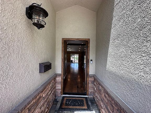 2nd image of 75 Saint Pauls Dr
