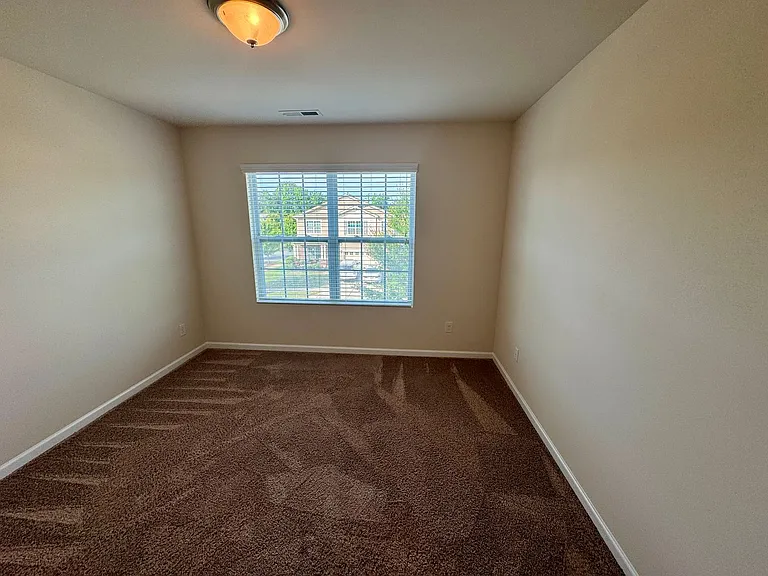 1580 Spring Blossom Trl — Photo 26