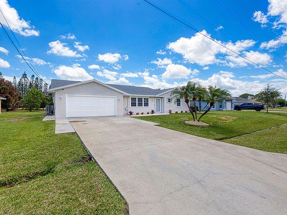 4th image of 2592 SE Grand Drive