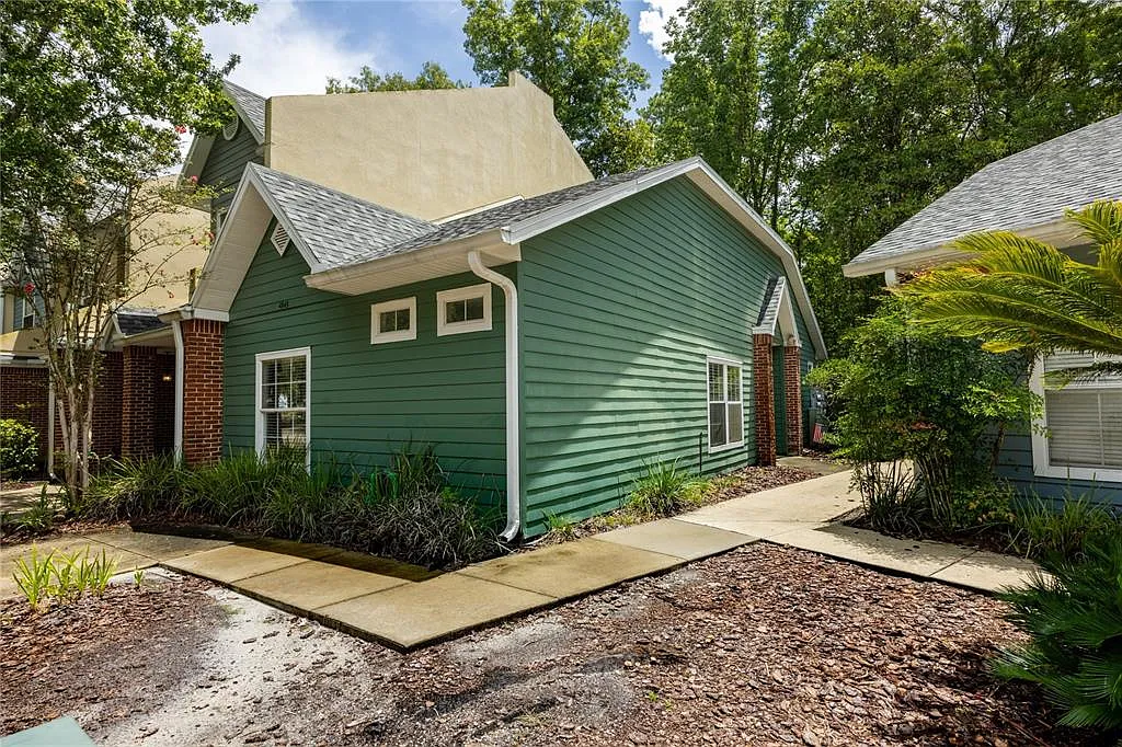 2 bed, 2.0 bath, 941 sqft, $1,700 — Photo 3