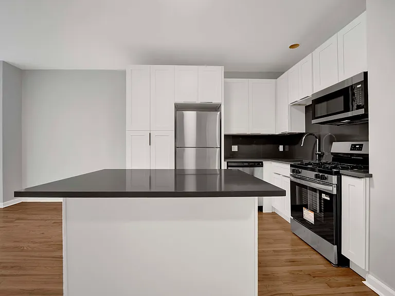 2456 N Hamlin Ave #2S — Photo 11