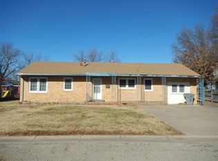 208 Bonita Dr, Ellinwood, KS 67526