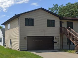652 Orchard Ct, Iowa City, IA 52246