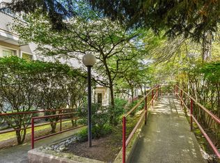 12903 SE 38th St APT 303, Bellevue, WA