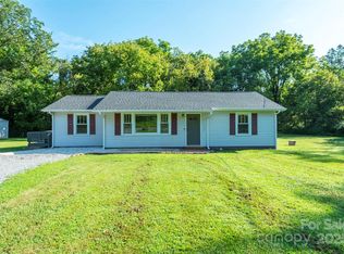 2305 Rutherford Rd, Marion, NC 28752