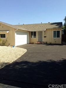 17918 Saticoy St, Reseda, CA, 91335