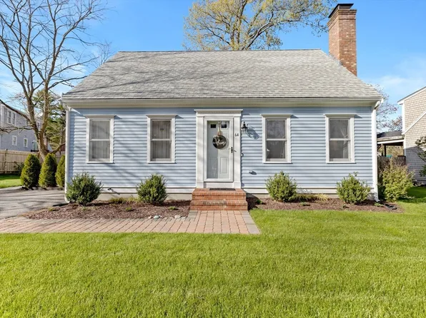 64 Redwood Cir, Pembroke, MA 02359