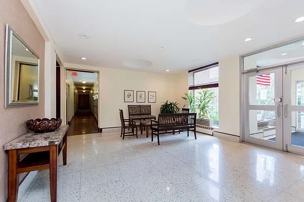 Sold by Re/Max In The City | media 19