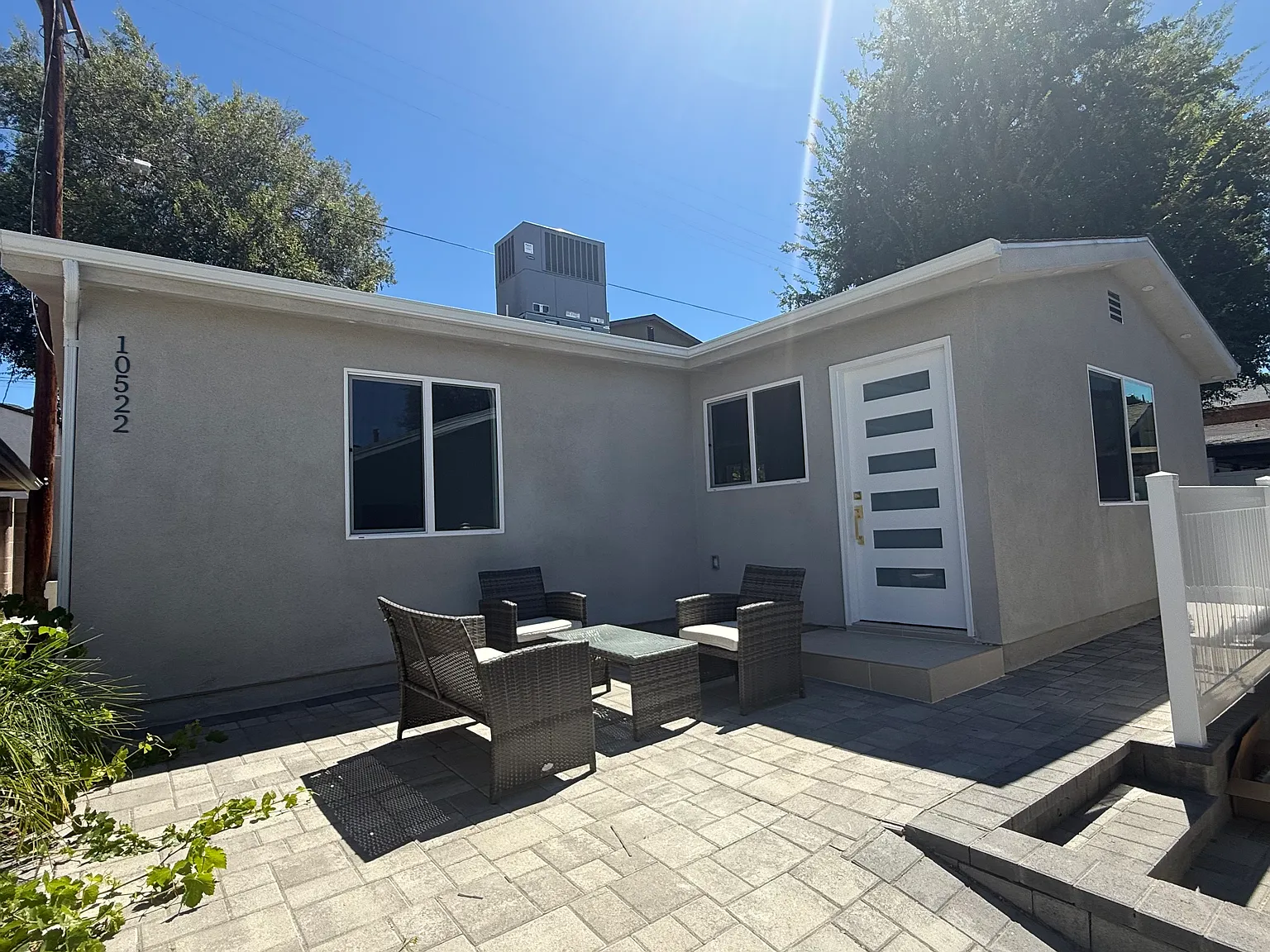 2 bed, 800 sqft, $3,000 — Photo 2