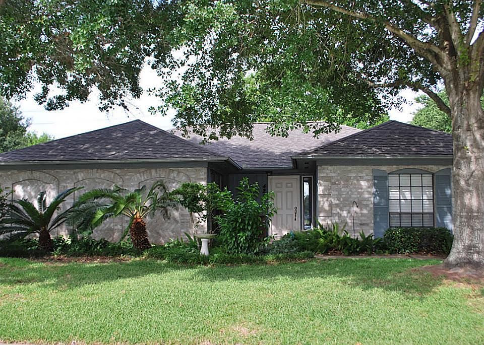 1st image of 422 Muirwood Ln