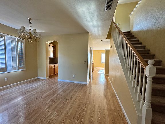4th image of 3763 Broadland St