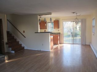 1705 Azalea Ln, Woodbridge, VA