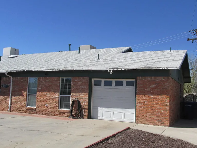 2933 Wedgewood Dr — Photo 4