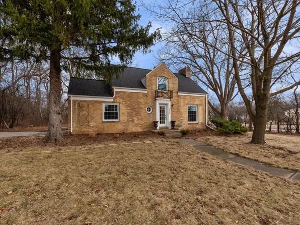 540 Crystal LANE, Elm Grove, WI 53122