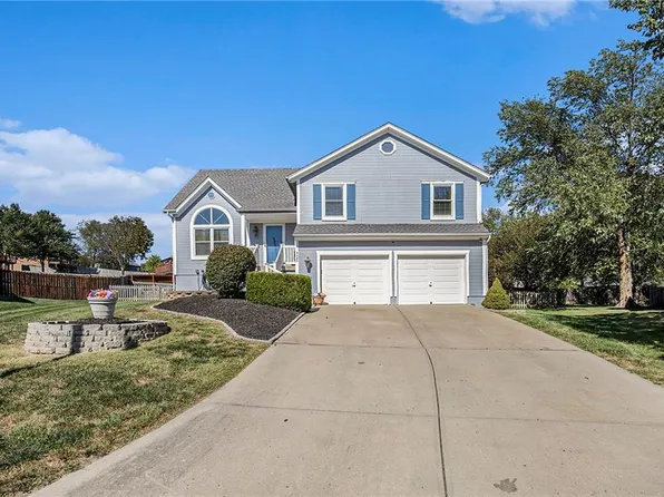 5420 NE Rainbow Ct, Lees Summit, MO 64064