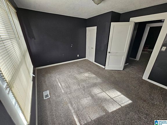 8th image of 3316 Park Ave SW