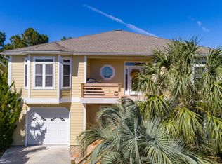 8704 Plantation Dr, Emerald Isle, NC 28594