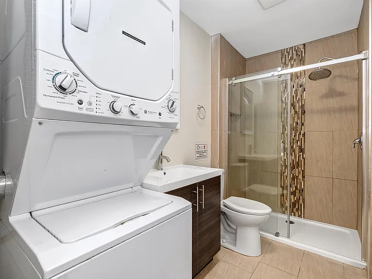 149 Henderson Ave — Photo 12
