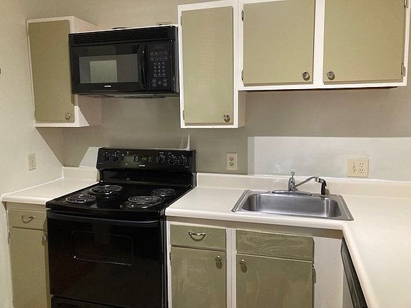 4th image of 2209 Lawrence St APT 1