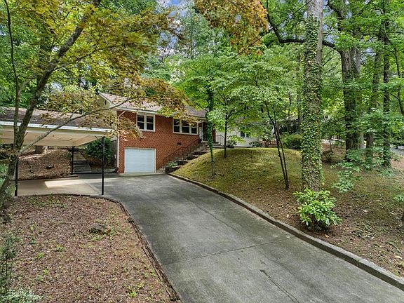 2nd image of 1123 Ridgeleigh Cir