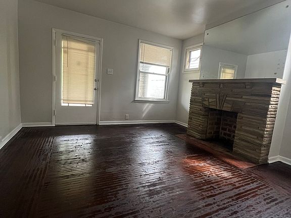 4th image of 3683 Vine St #1