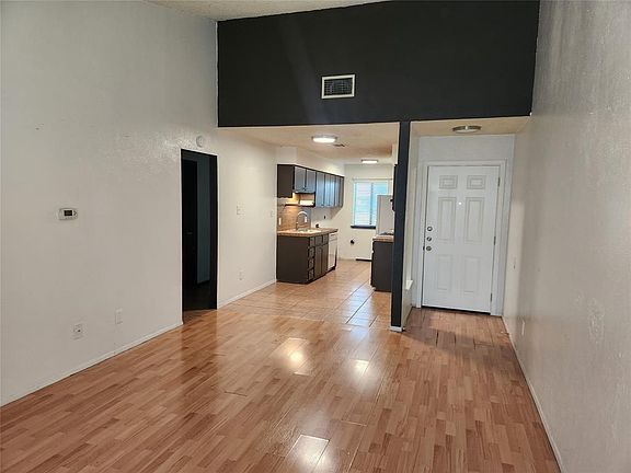 2nd image of 1502 W Braker Ln #B