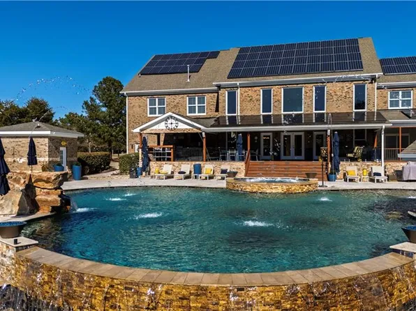 415 Trotting Trl, Efland, NC 27243