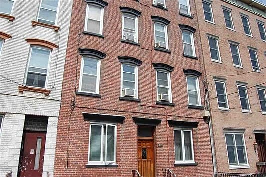 Building Photo 4