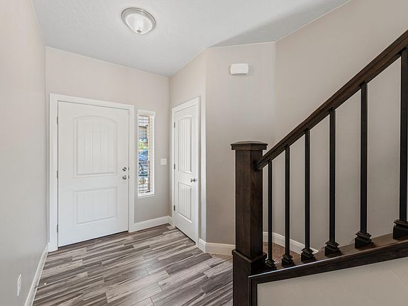3rd image of 2520 Blackhawk Dr Unit 25