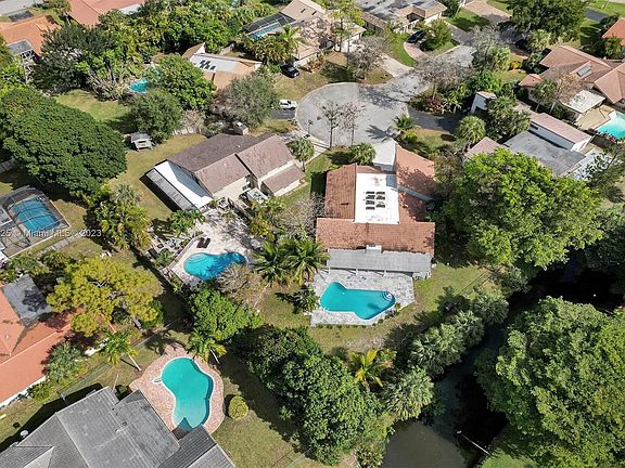 5th image of 8350 NW 15th Ct