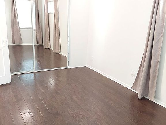 3rd image of 4628 York Blvd #4630
