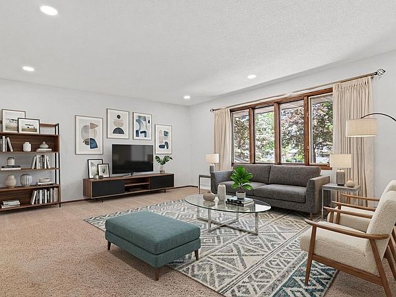 2nd image of 4829 Boone Cir