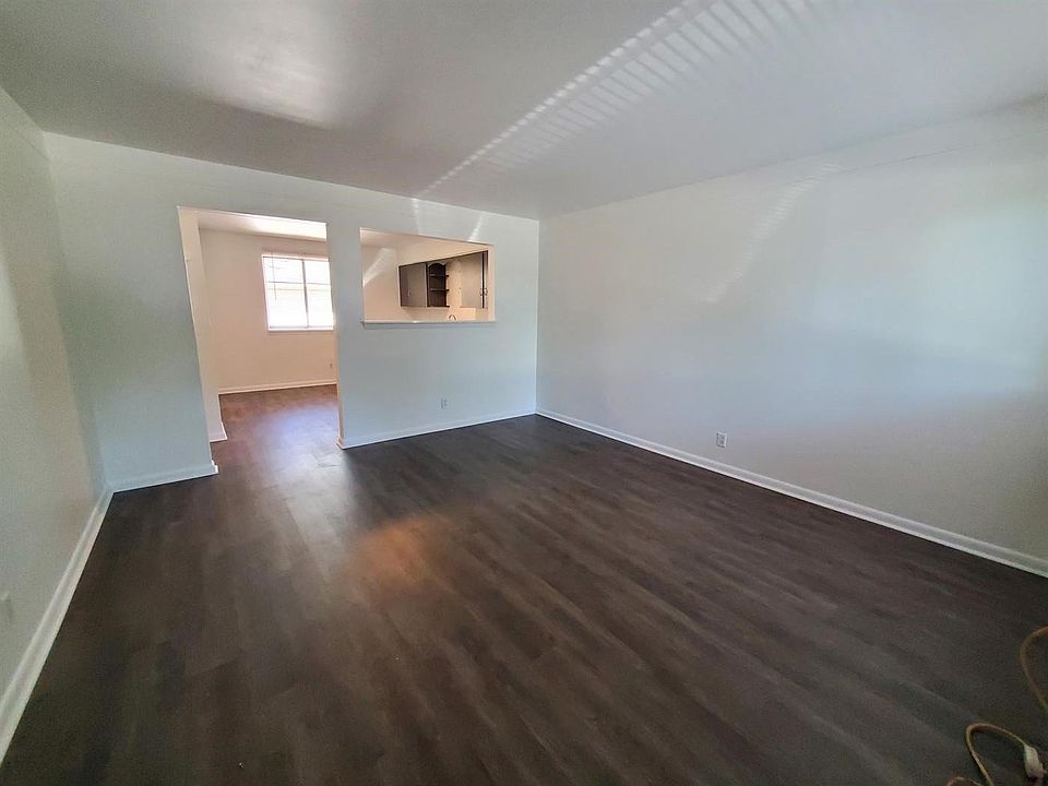 2nd image of 1655 Parkwood St #1655