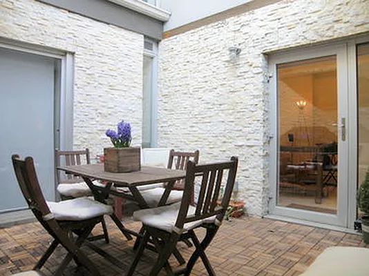 Sold by Vespa Properties Group | media 20