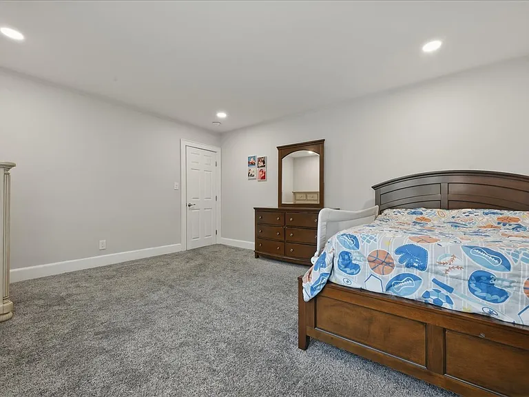 38-11 205th St #SINGLE-FAMIL — Photo 23